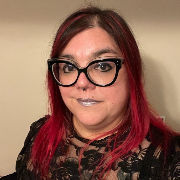 Meet your Posher, Danielle - Picture 5 of 6